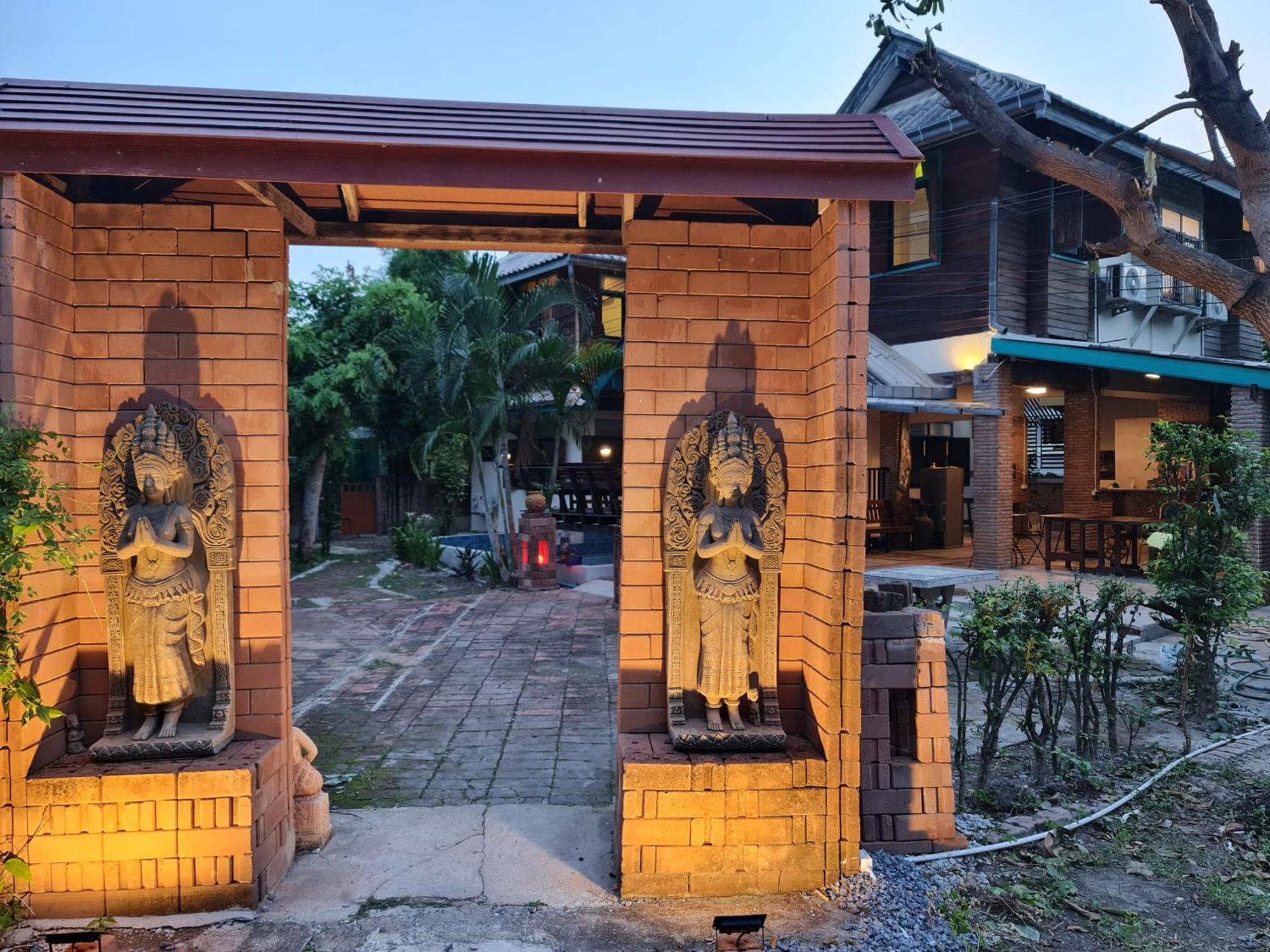 Tepbunthomhouse Ayutthaya Apartment Екстериор снимка