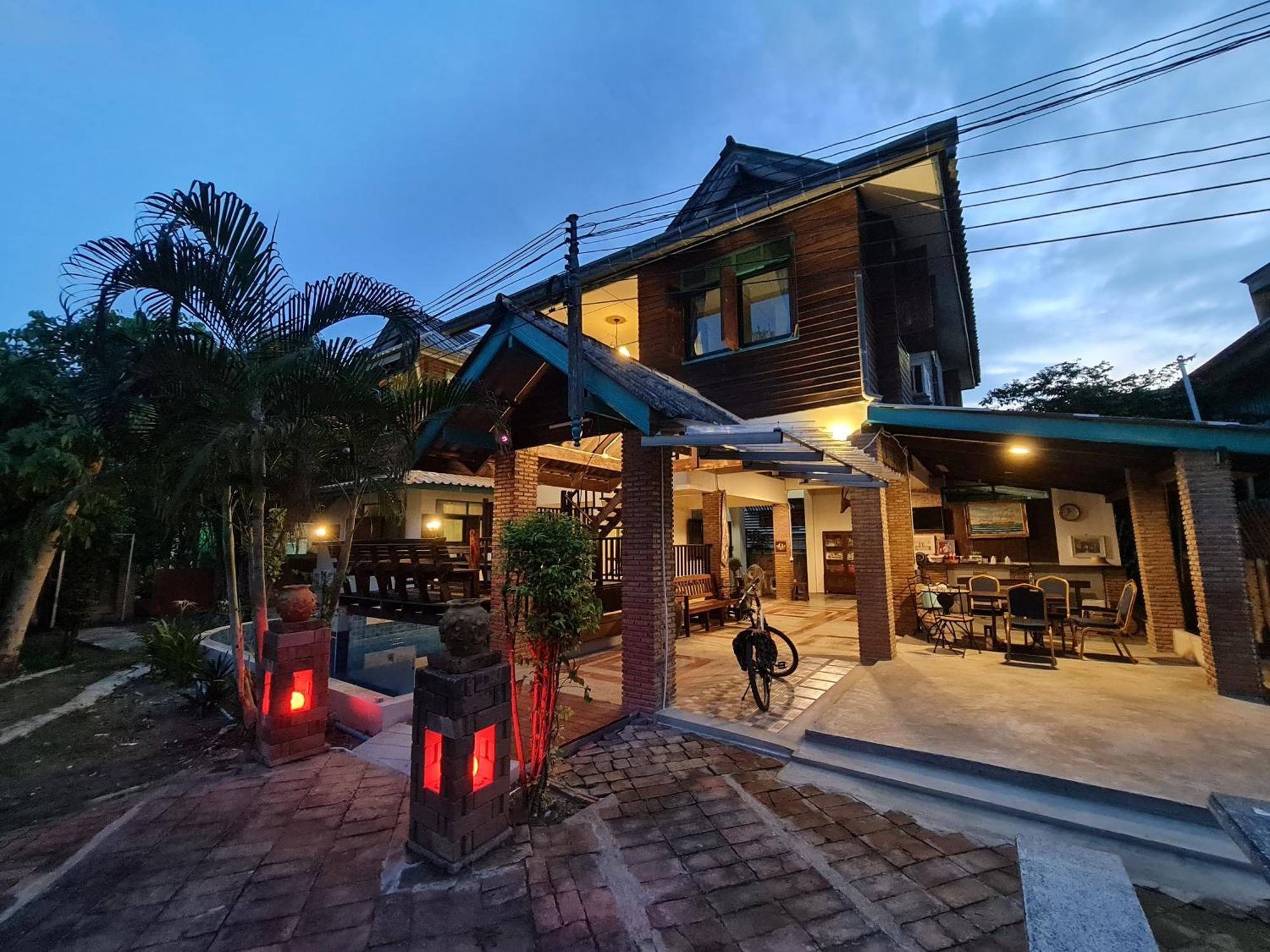 Tepbunthomhouse Ayutthaya Apartment Екстериор снимка