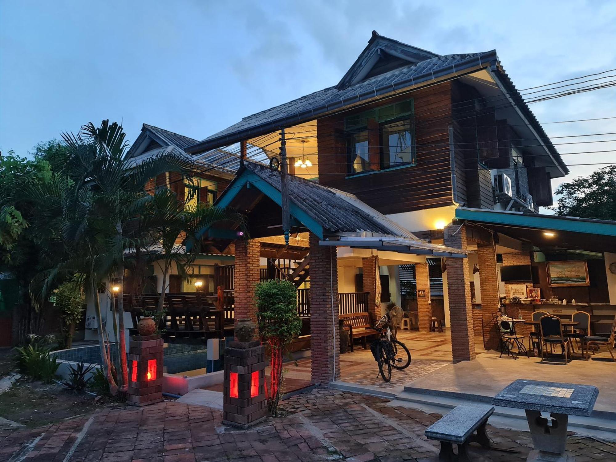 Tepbunthomhouse Ayutthaya Apartment Екстериор снимка